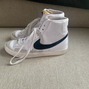 Women’ Nike Blazers